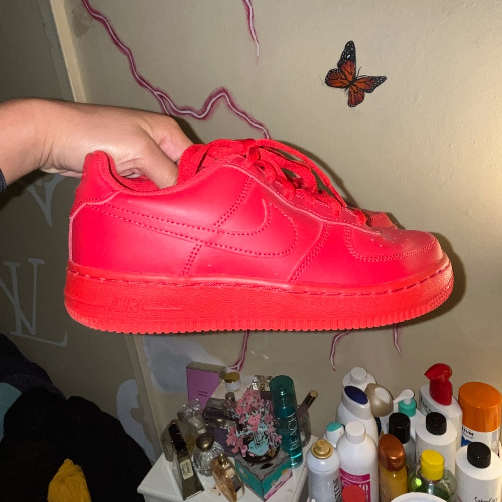 Red Nike Air Force 1